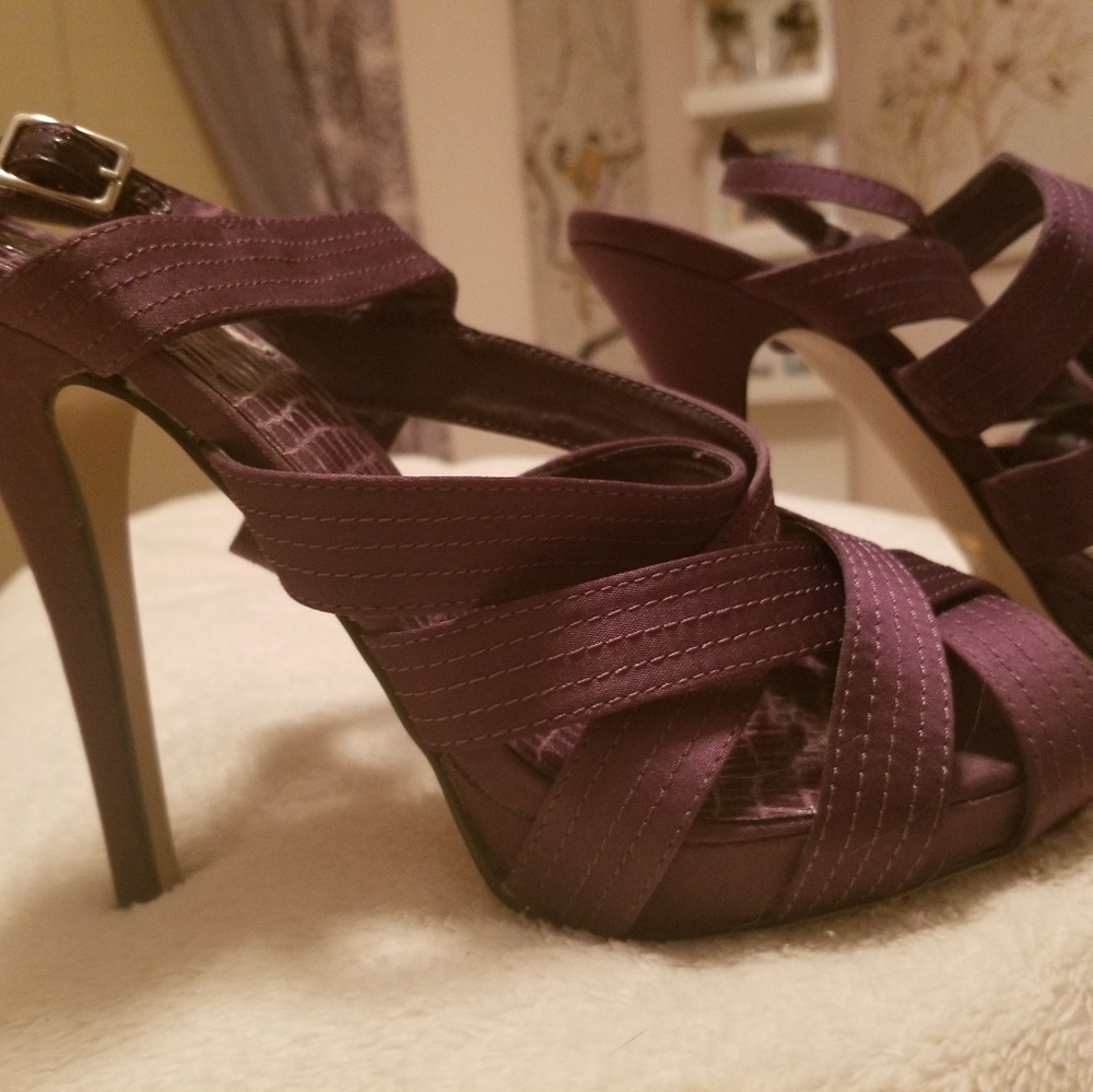 Heels - Picture 2 of 5